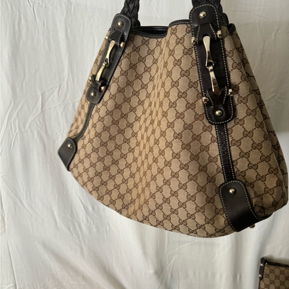 Gucci Oversized Large Pelham Tote - Picture 5 of 13
